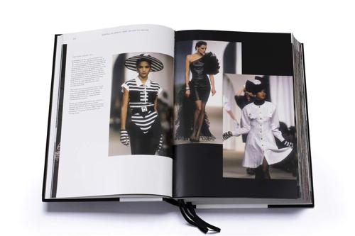 Chanel Catwalk Complete Fashion Collections Book